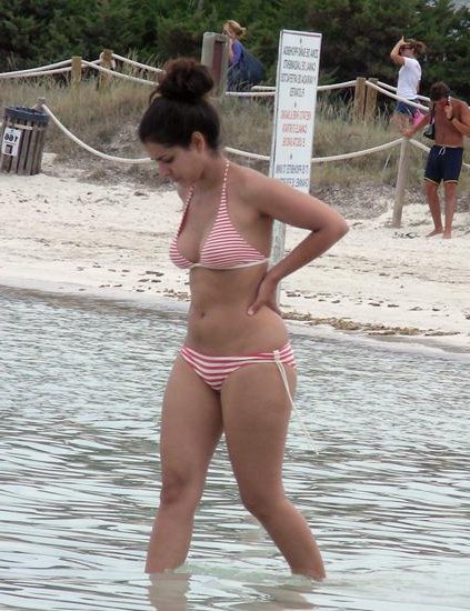 Inma Cuesta baño playa bikini