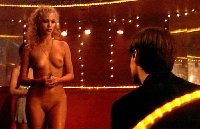 Elizabeth Berkley lapdance