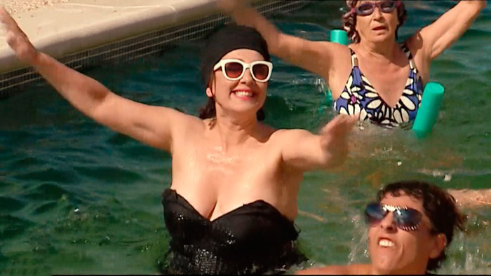 Isabel Ordaz bañador piscina