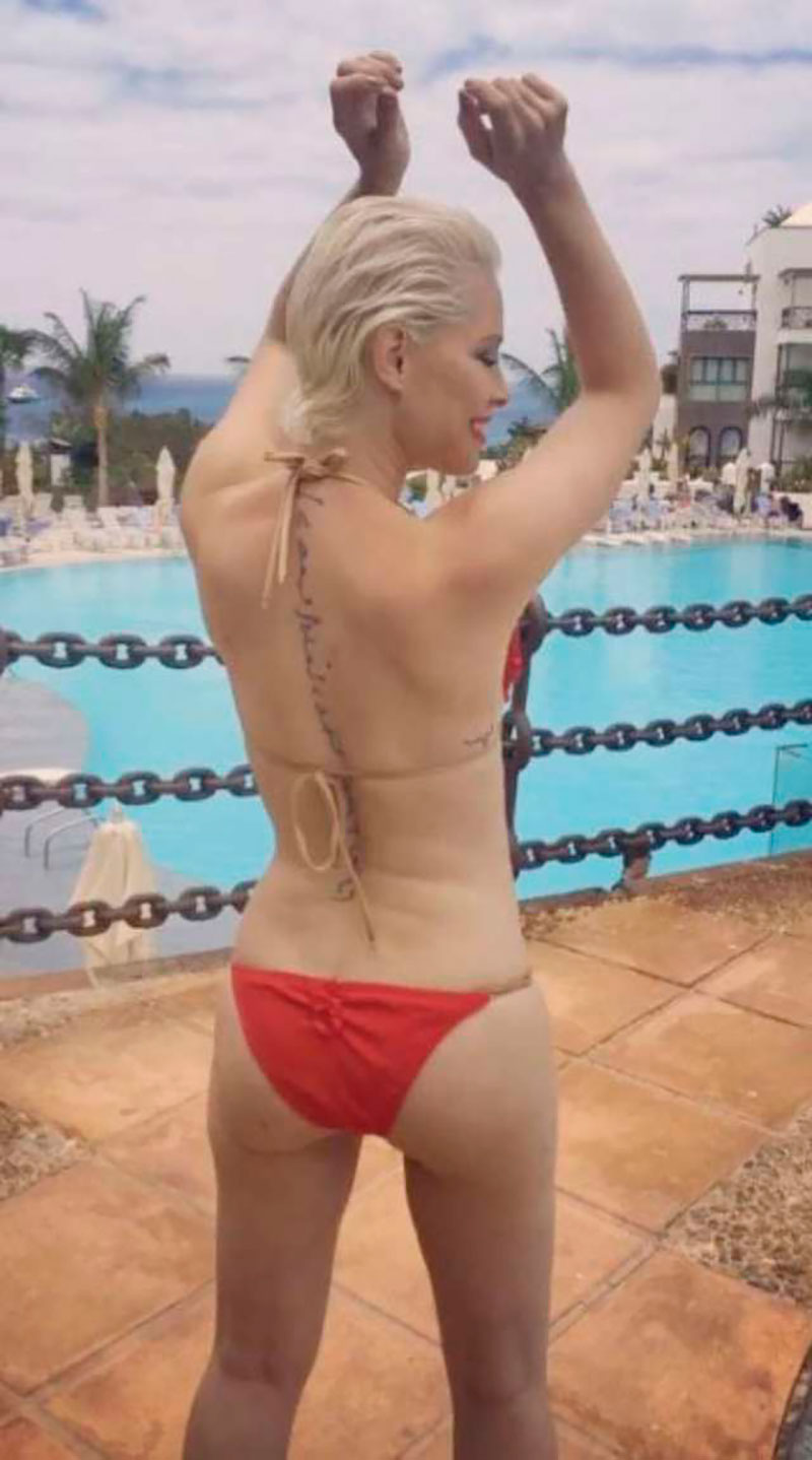 Soraya Arnelas Bikini Rojo Piscina