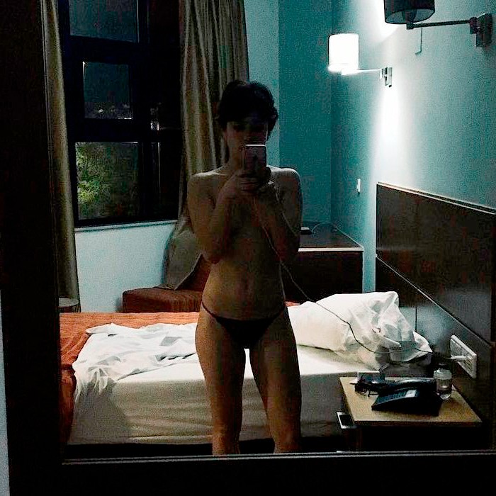 Anna Castillo selfie erótico