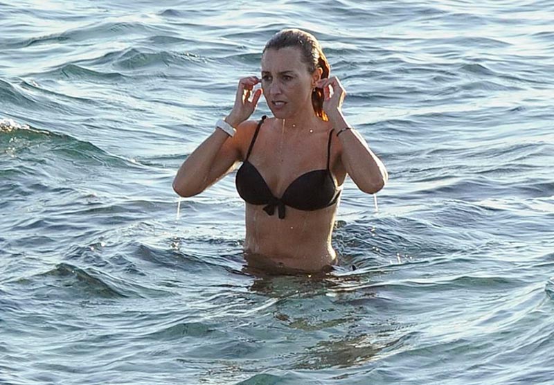 Berta Collado Bikini Pillada Playa 11