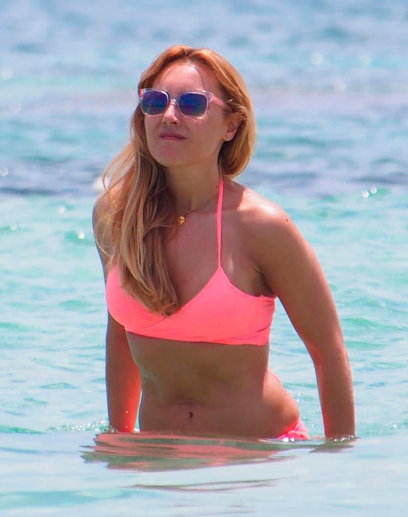 Berta Collado Cuerpazo Bikini Ibiza 5