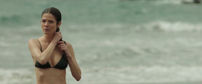 Juana Acosta bikini Acantilado