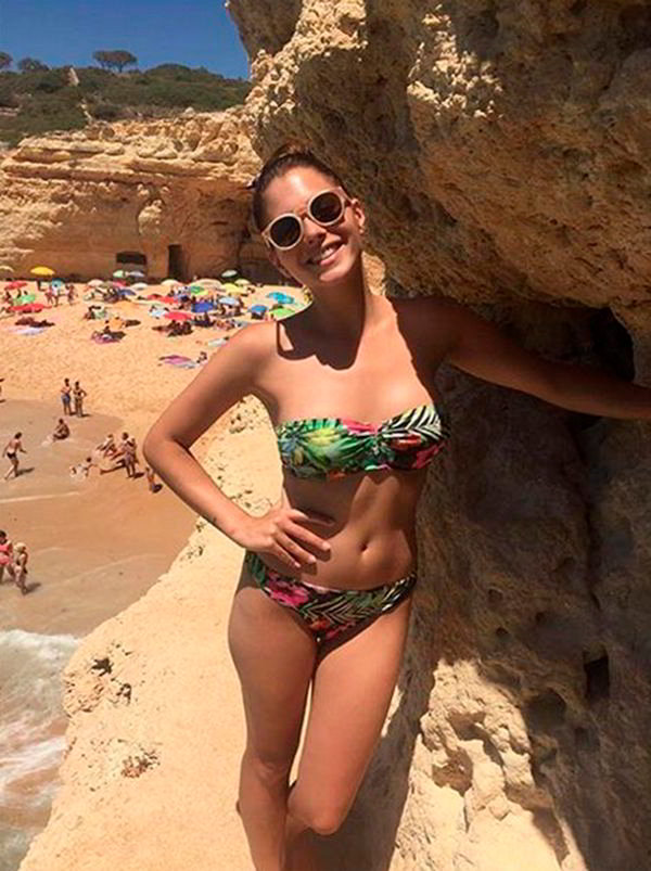 Andrea Duro bikini playa