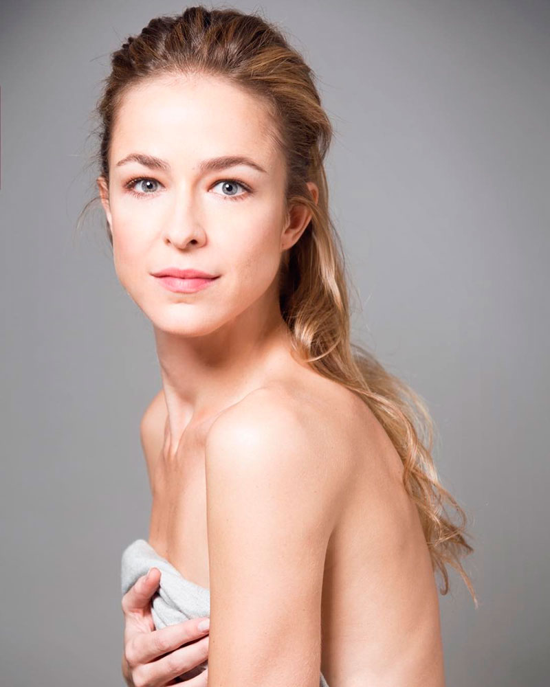 Silvia Abascal Fotos Desnuda Topless