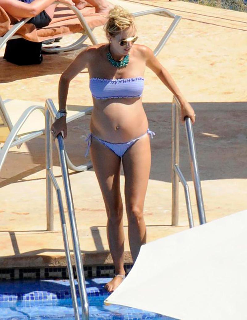 Carolina Cerezuela Embarazada Bikini Piscina