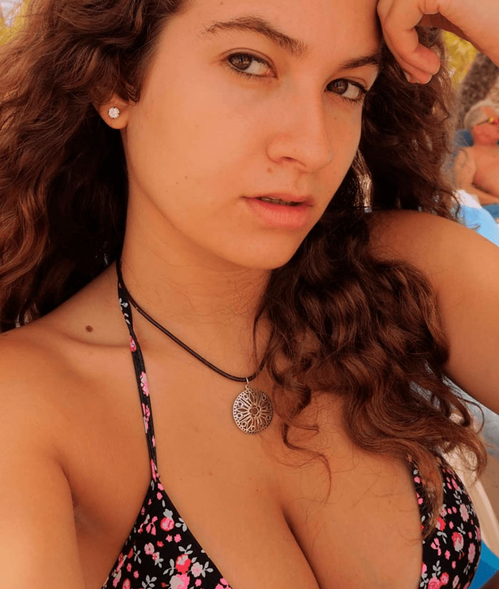 Carlota Boza Enseña Tetas Bikini