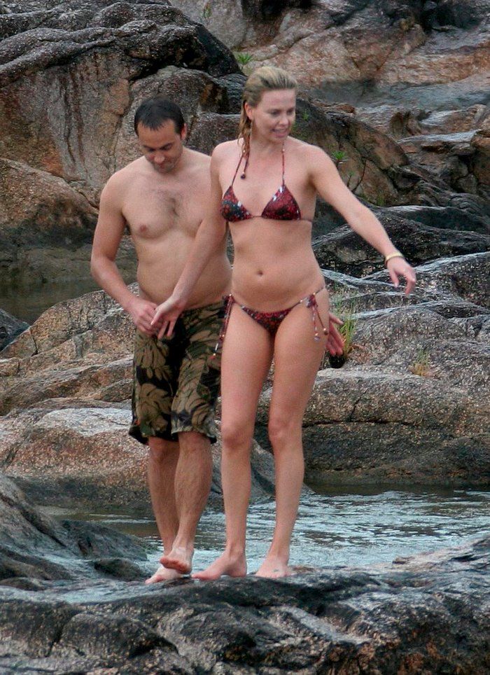 Charlize Theron fotos bikini vacaciones marido 5