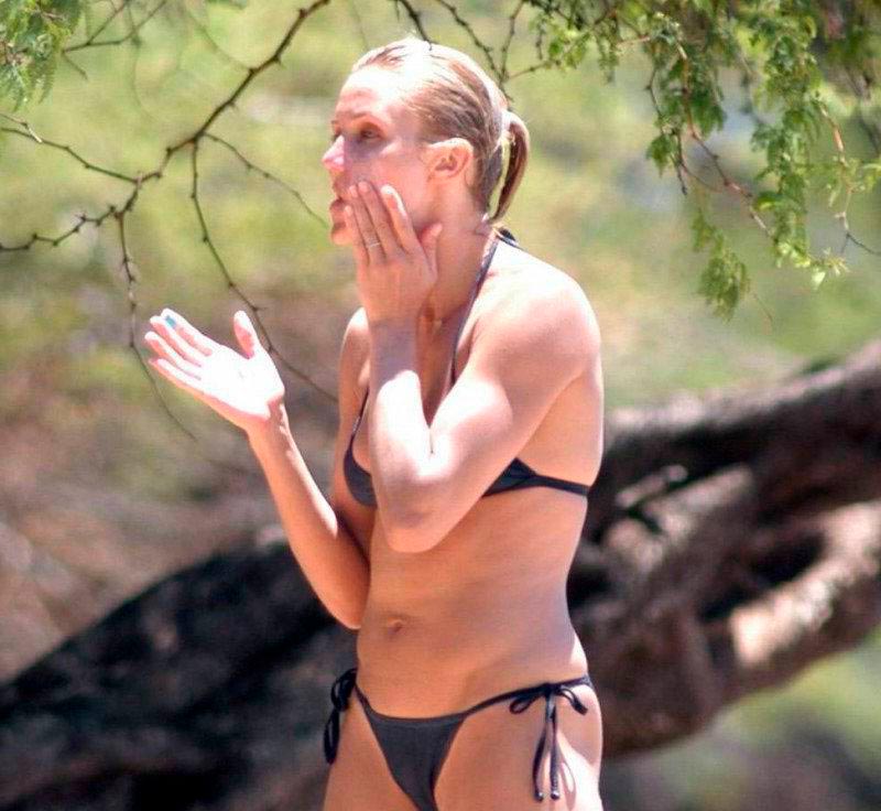 Cameron Diaz Semidesnuda Bikini Vacaciones Mar 3