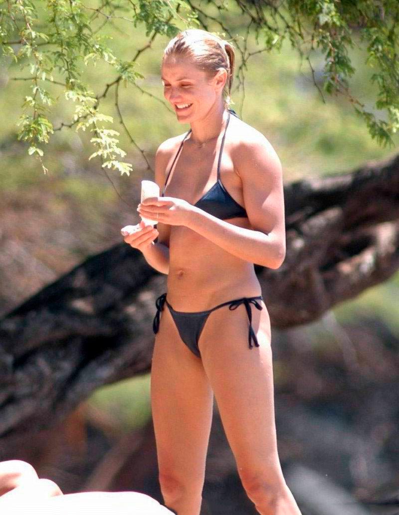 Cameron Diaz Semidesnuda Bikini Vacaciones Mar 9