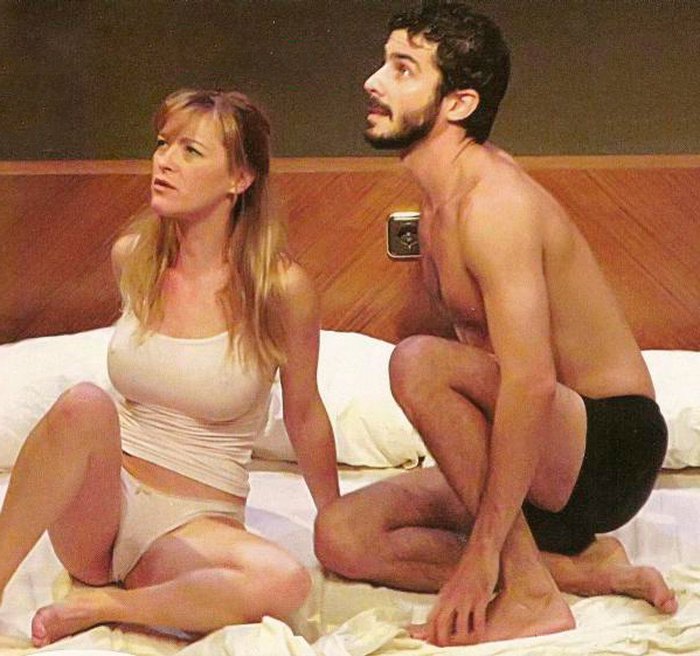 María Esteve escena de cama