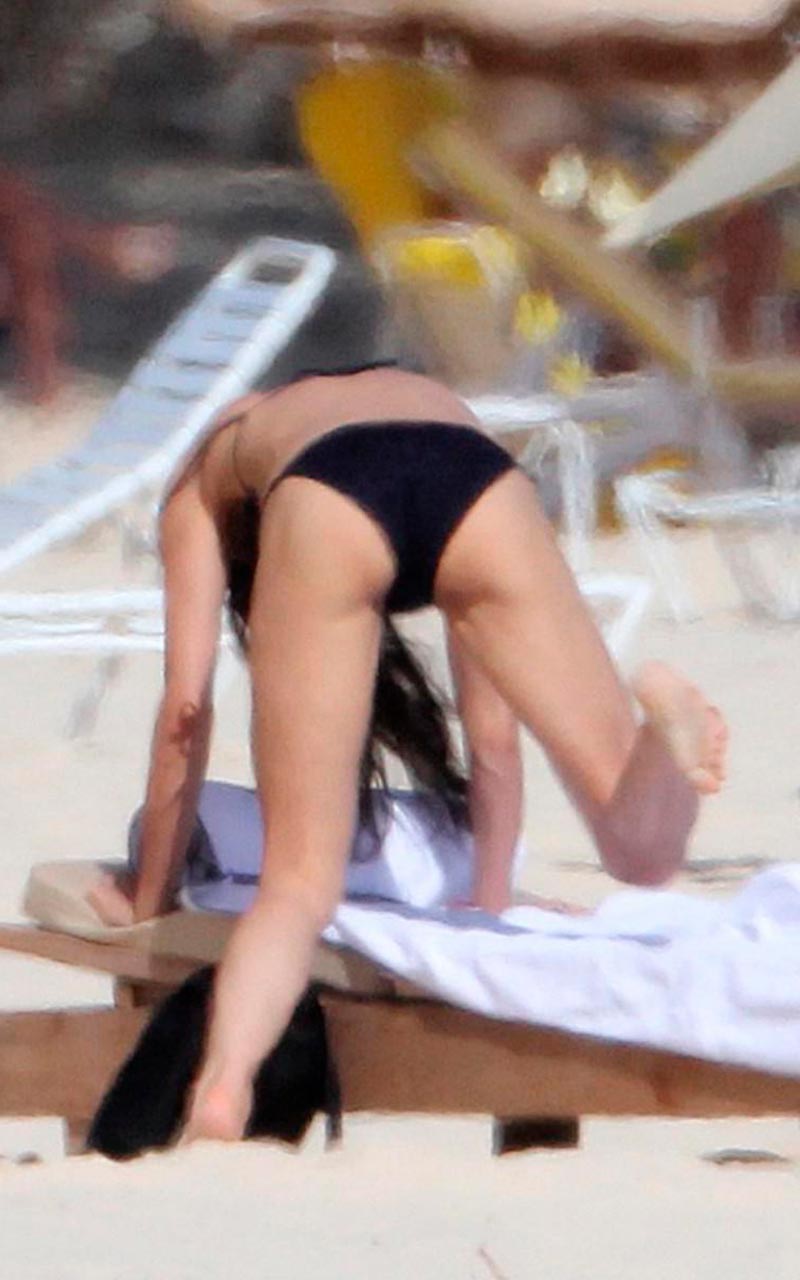 Demi Moore Bikini Playa Vacaciones 3