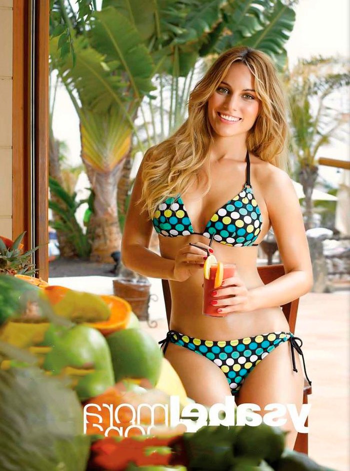 Edurne revista moda bikini