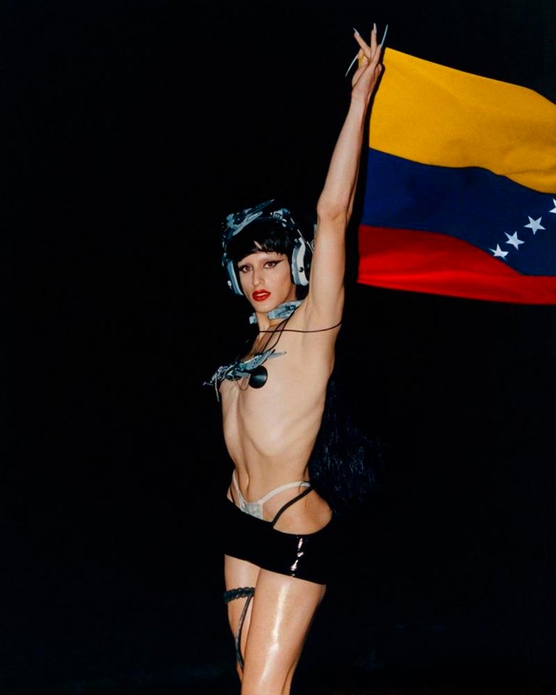 Rosalía Semidesnuda Vestida Bandera Venezuela