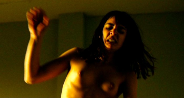 Adriana Ugarte topless películas