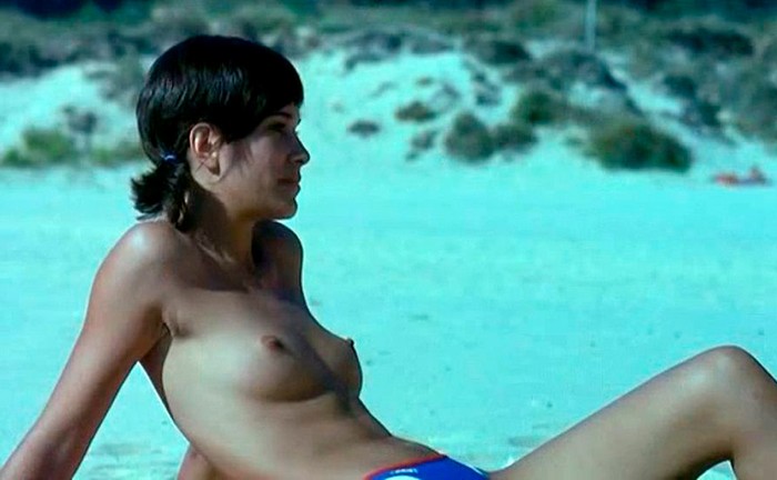 Celia Freijeiro topless playa