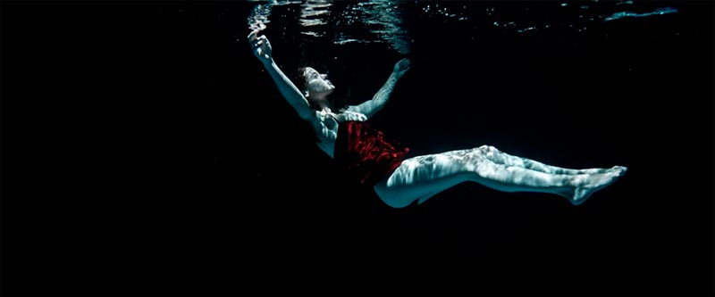 Elena Rivera Bañador Piscina Buceando