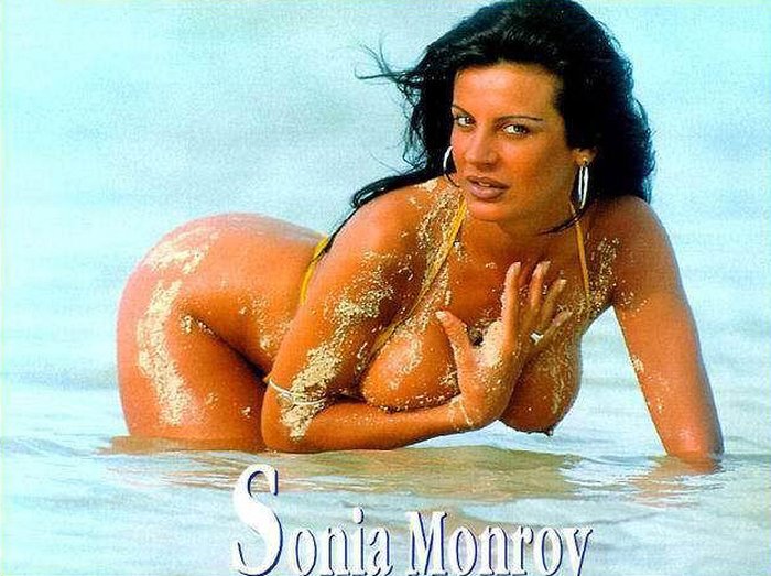 Sonia Monroy Topless Revista Erótica Española 3