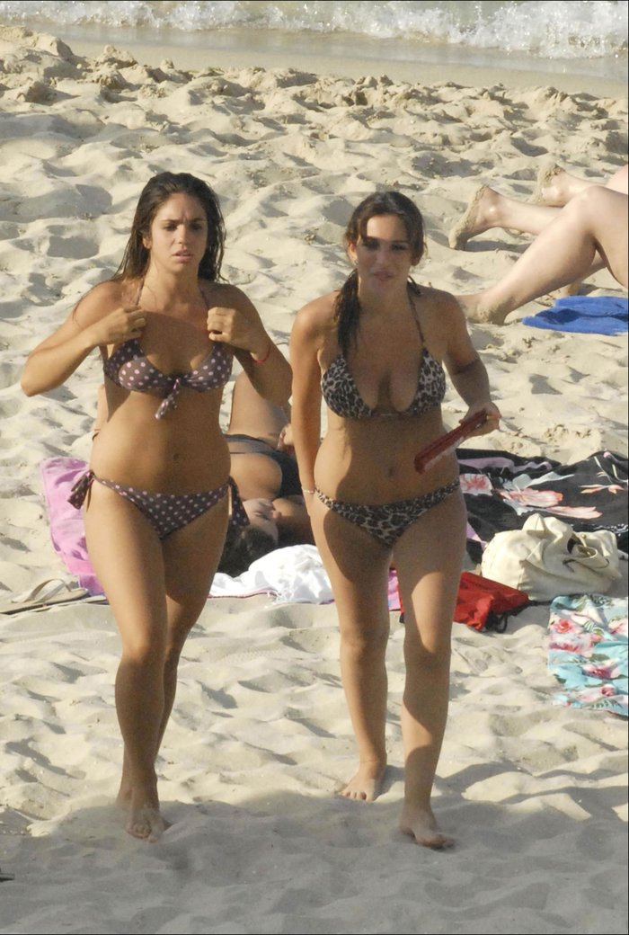 Elena Furiase Cuerpazo Bikini Playa Vacaciones 6