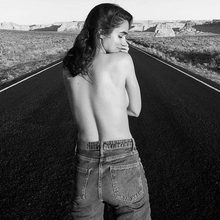 Alicia Sanz Topless Foto Blanco Negro