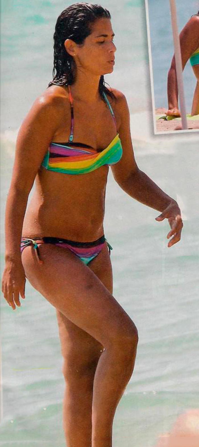 Nuria Roca Presentadora Radiofónica Bikini Playa