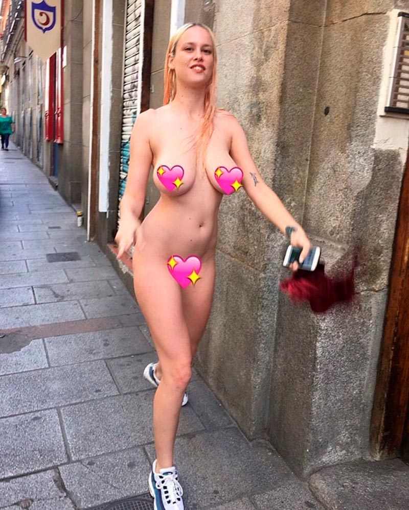 María Forqué Desnuda Modelo Exhibicionista Público Calle 3