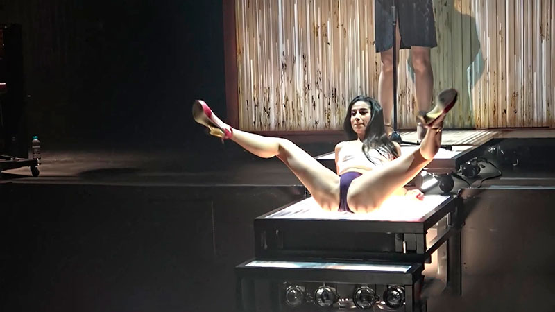 Carolina Yuste Abierta Piernas Obra Teatro Prostitución