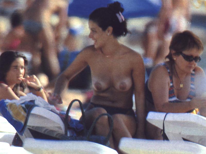 Nani Gaitán Topless Pillada Playa