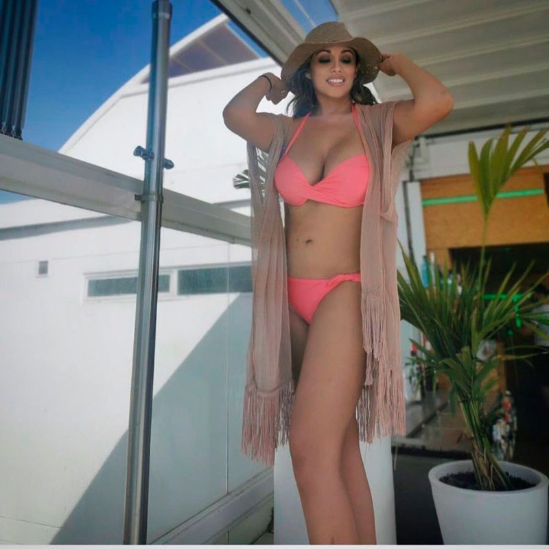Isabel Soto Bikini Sexy 10