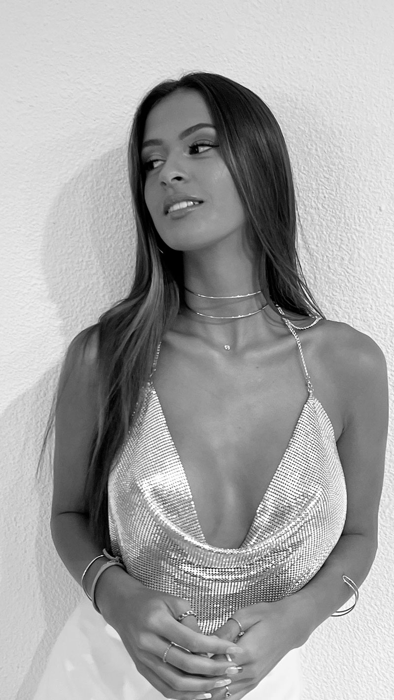 Tania Deniz Vestido Sexy Fotos Provocativas 2