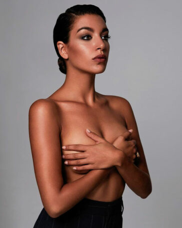Ana Guerra Topless Posado Instagram