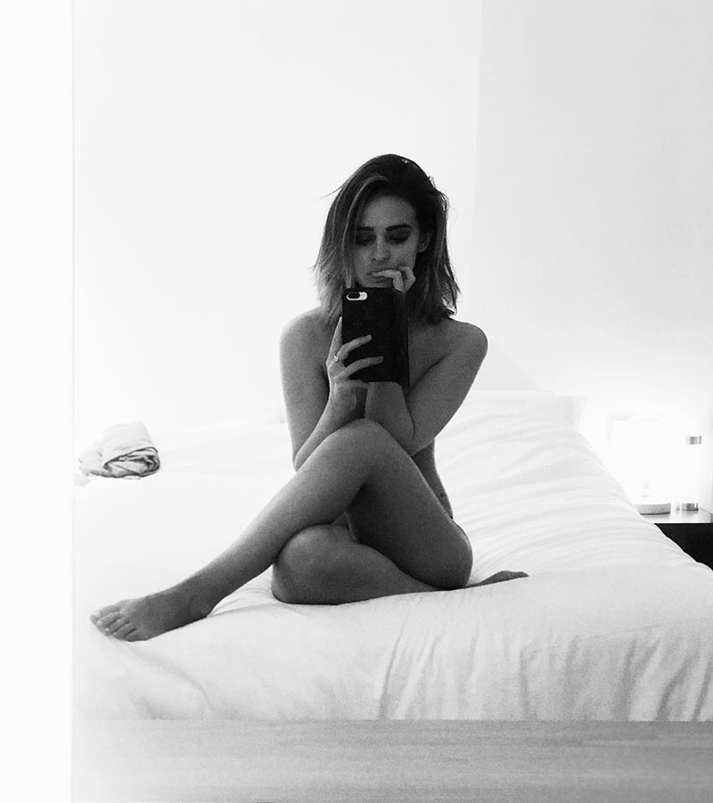 Laura Escanes Desnuda Cama Instagram