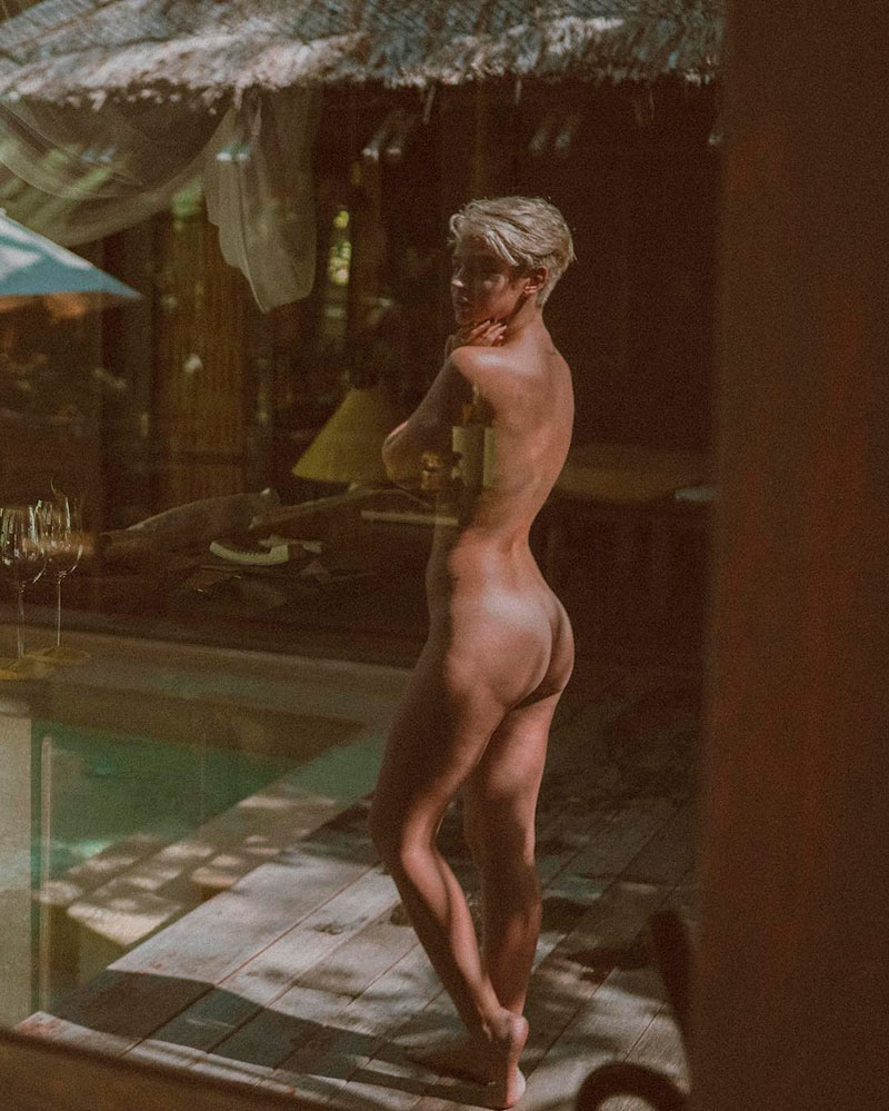 Laura Escanes Desnuda Piscina Instagram