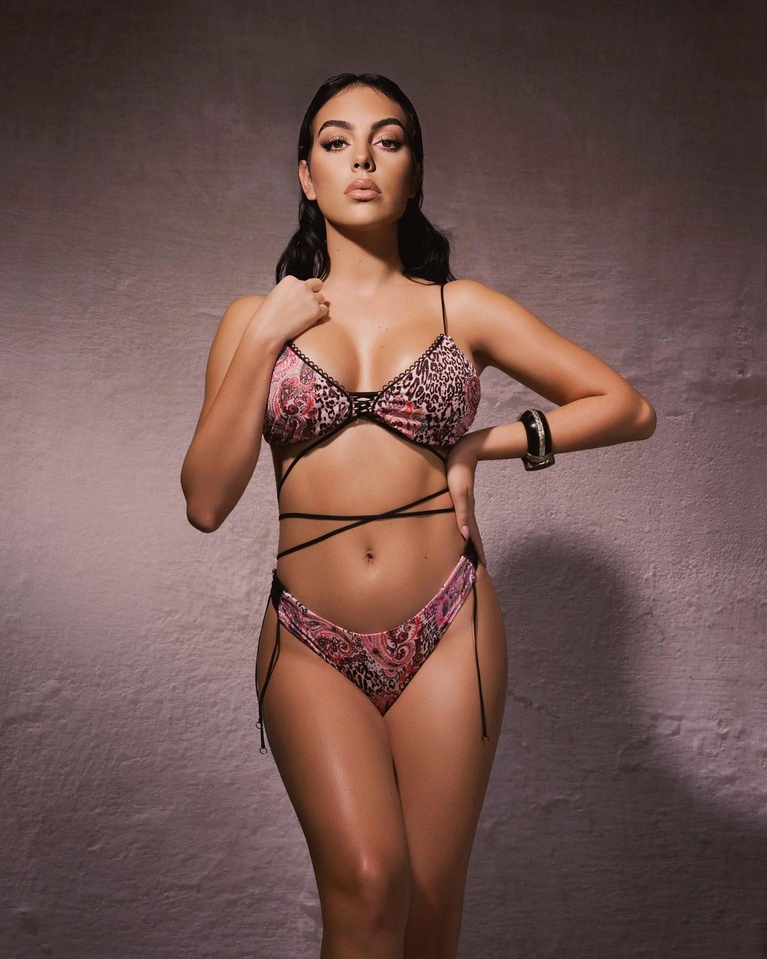Georgina Rodríguez, la imponente esposa de Cristiano Ronaldo al descubierto  | JaqueMateAteos