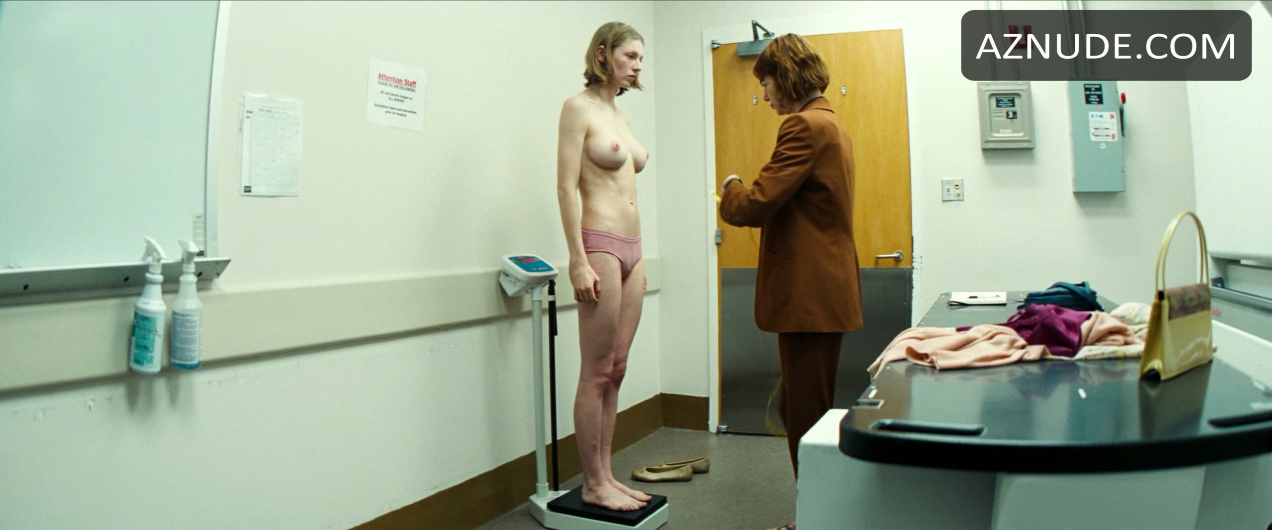 Hunter Schafer 63123b